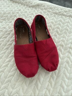 Toms Slip-On Canvas Shoes in Crimson Red